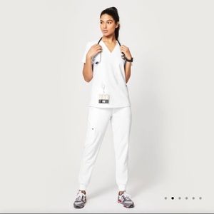 FIGS White Scrubs Set (XXS + XS)